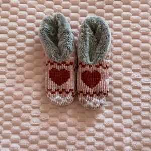 Cozy Heart Pattern Slippers